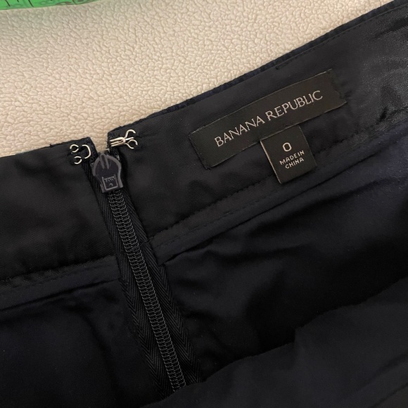 Banana Republic Geometric A-Line Skirt, size 0 - Picture 5 of 6